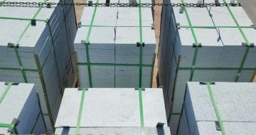 梅州 芝麻白花岗岩5公分地铺石 花岗岩厂家工厂装车日常