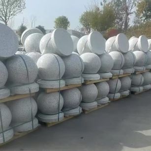 梅州 白麻花岗岩石材圆球，石球，挡车球，隔离球，景观石球，风水球等
