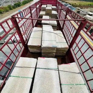 梅州 黄金麻花岗岩荔枝面，光面毛板装车完成