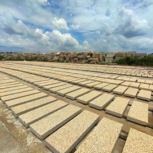 梅州 黄金麻花岗岩荔枝面地铺石防护中