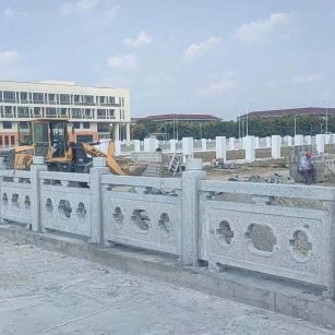 梅州 白麻花岗岩荔枝面河道栏杆