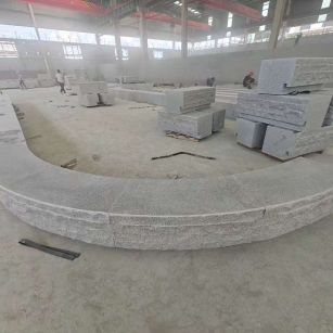 梅州 芝麻白异形坐凳，自然面光面弧形加工