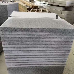 梅州 芝麻白5公分火烧地铺成品，900*400，规格可定制