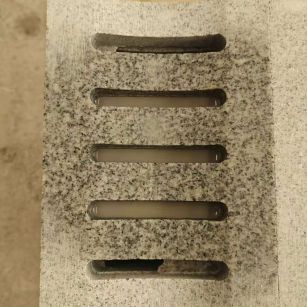 梅州 芝麻白拉丝面花岗岩U型开槽排水槽