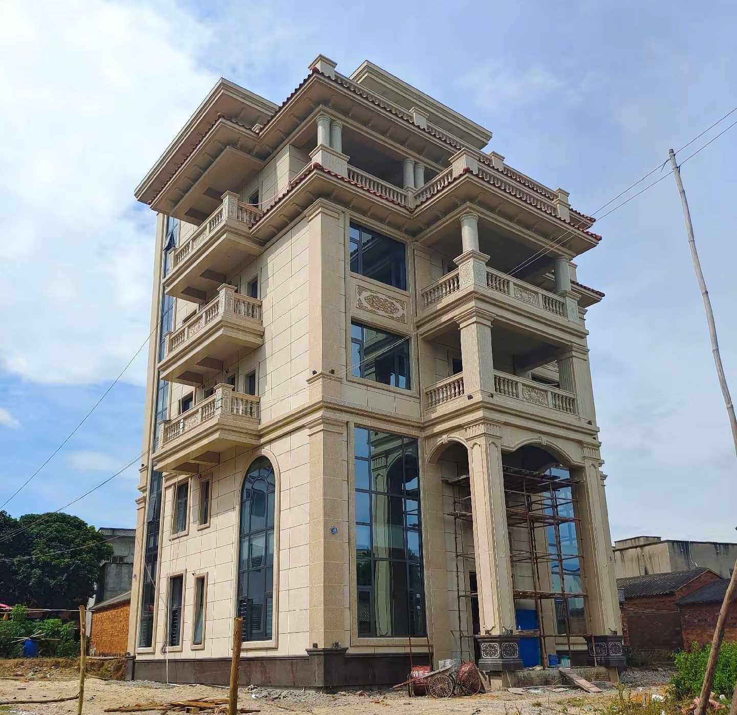 梅州 黄金麻花岗岩石材别墅外墙干挂搭配（雕花栏杆花瓶柱门楼罗马柱）