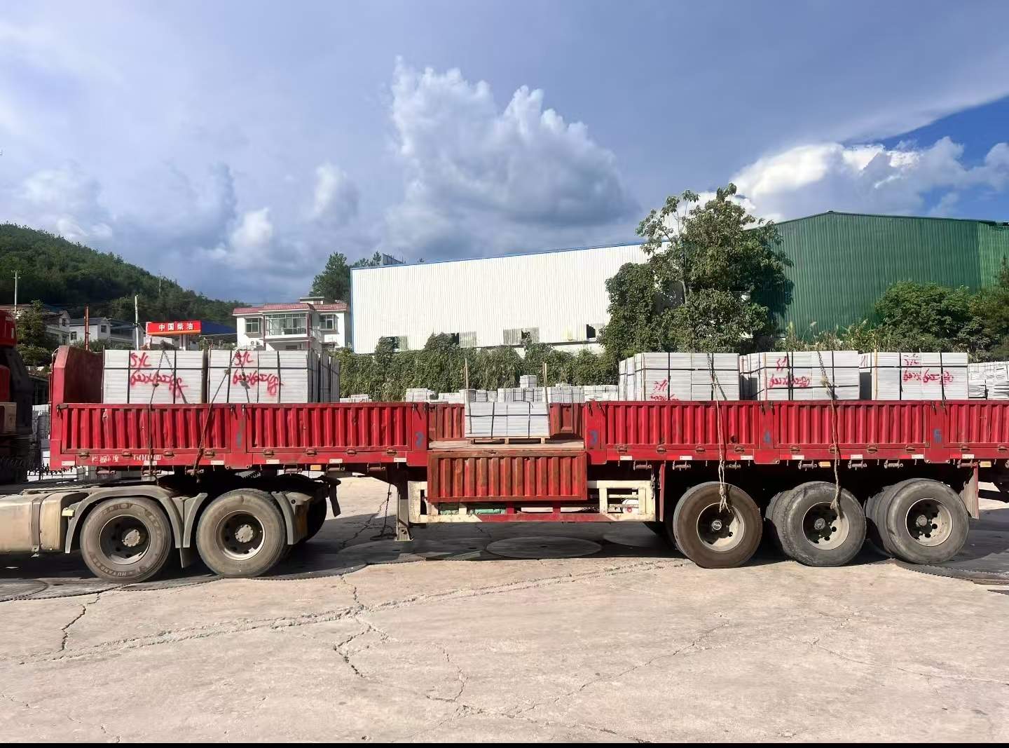 梅州 芝麻灰花岗岩地铺石出货日常