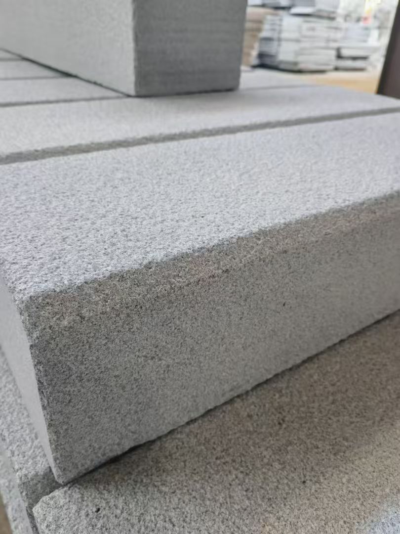 梅州 芝麻灰荔枝面路沿石