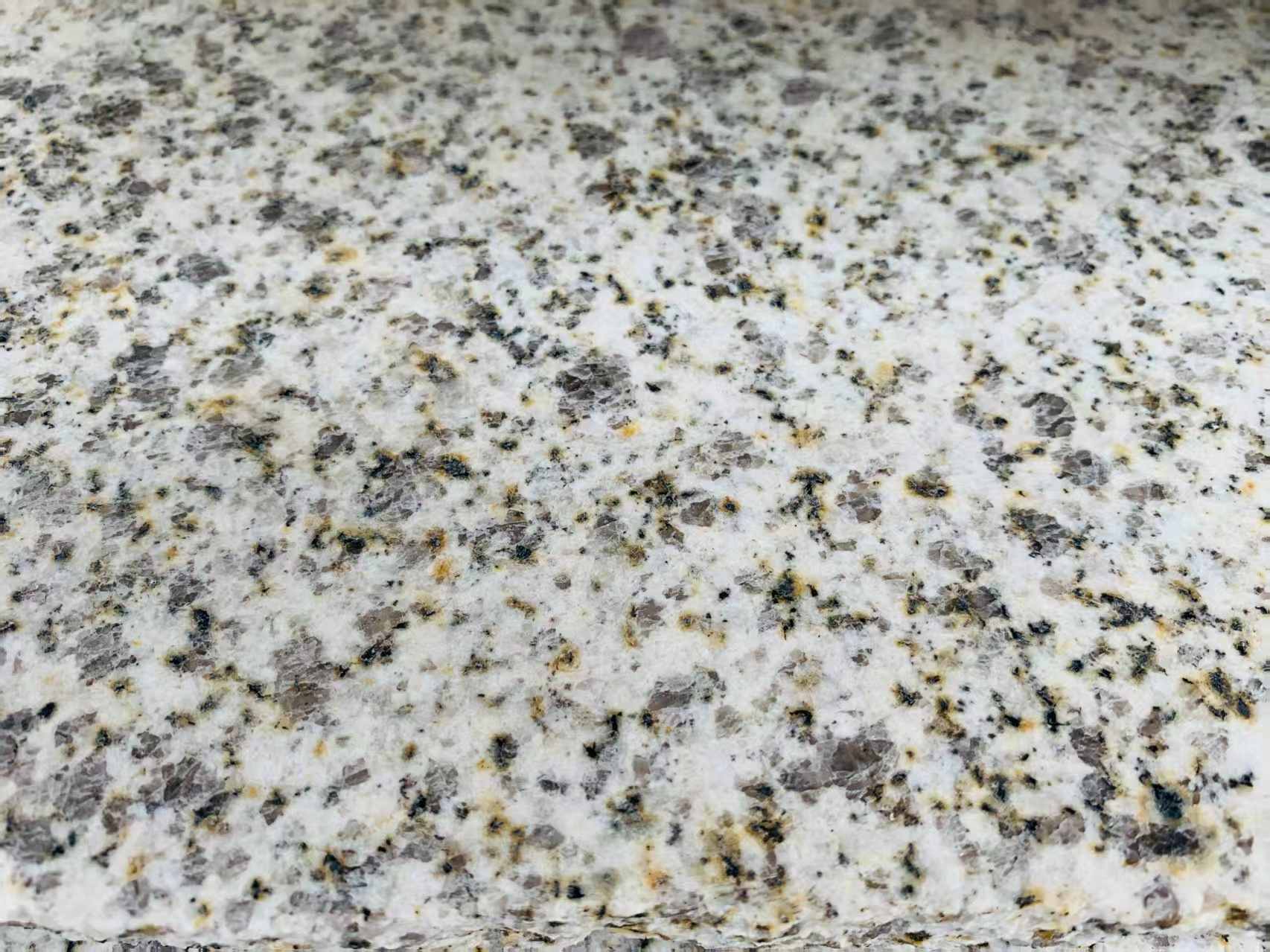 梅州 黄金麻花岗岩石材浅黄光面