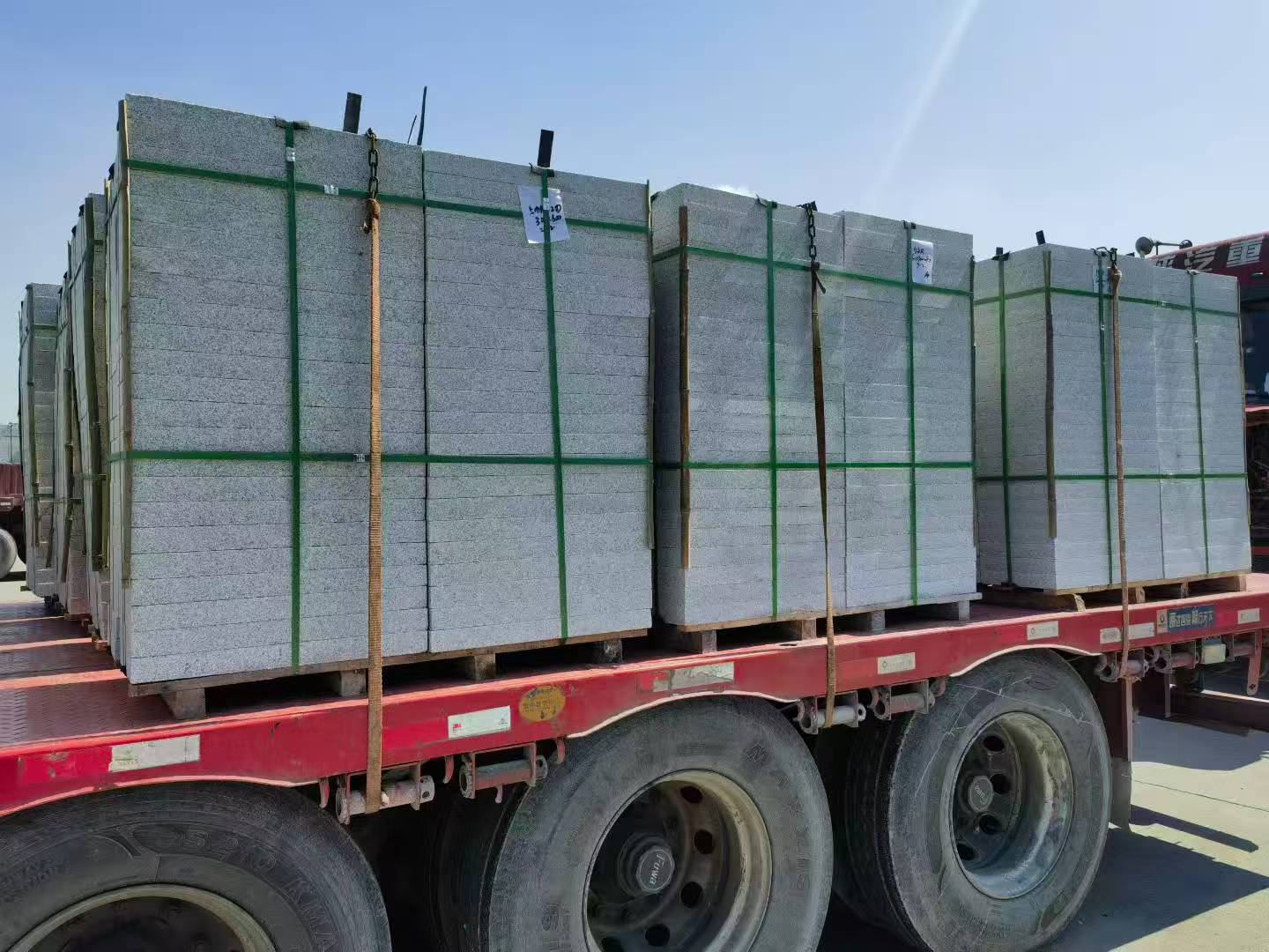 梅州芝麻白花岗岩出货日常地铺石