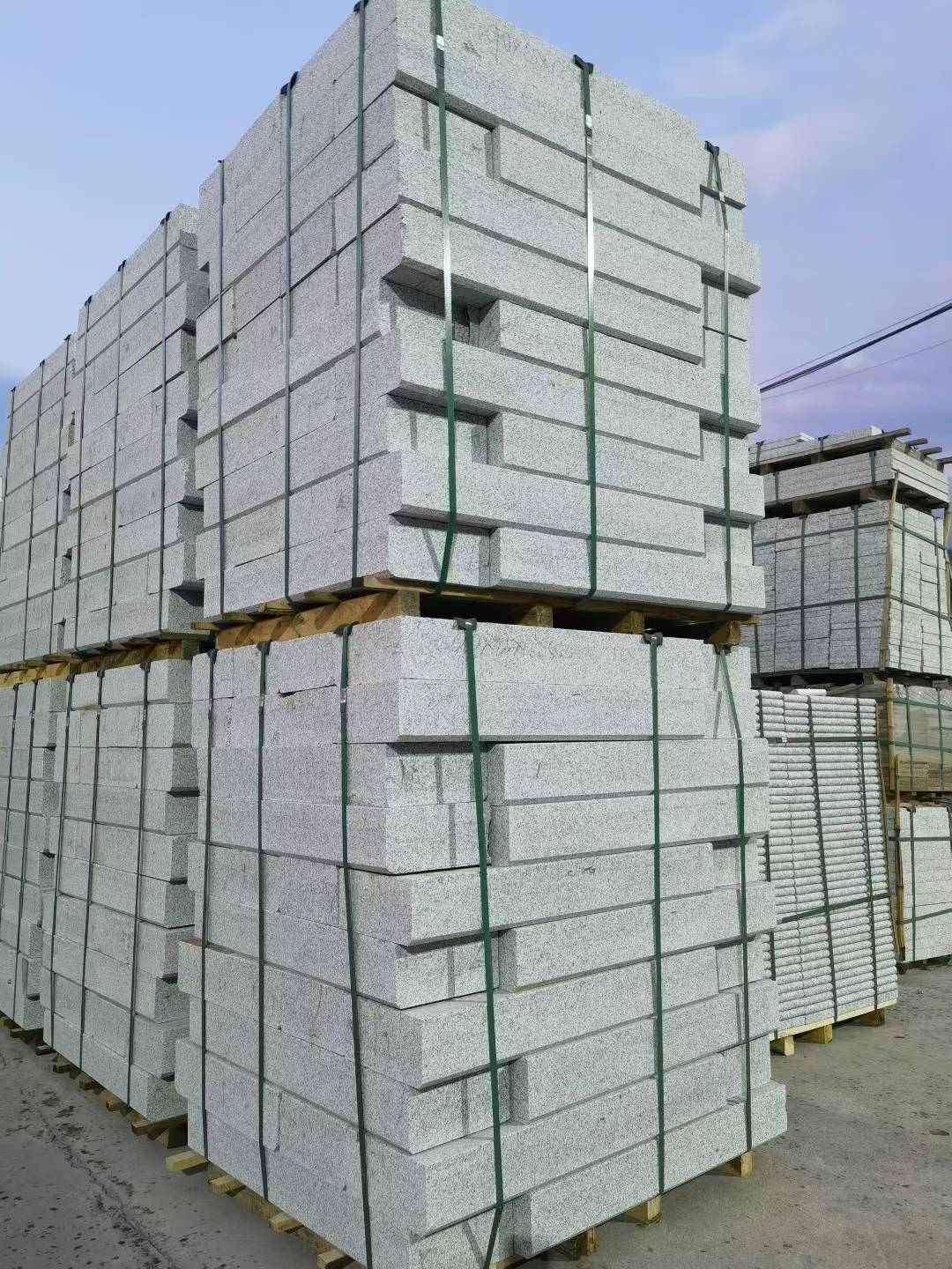 梅州 芝麻白花岗岩路沿石，路缘石，路肩石，道牙，立缘石，马路牙子，街沿石，侧石等