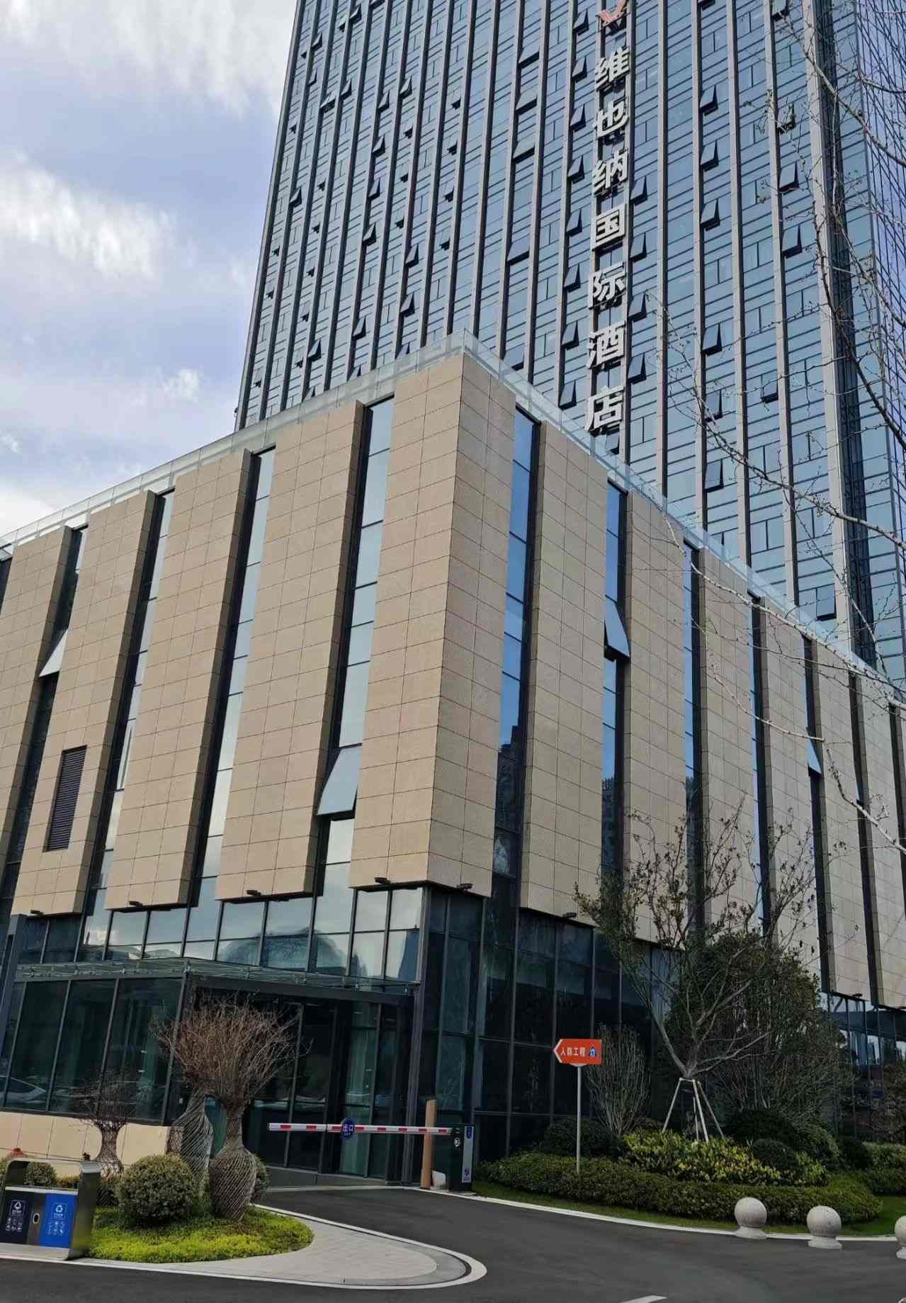 梅州 黄金麻花岗岩外墙干挂