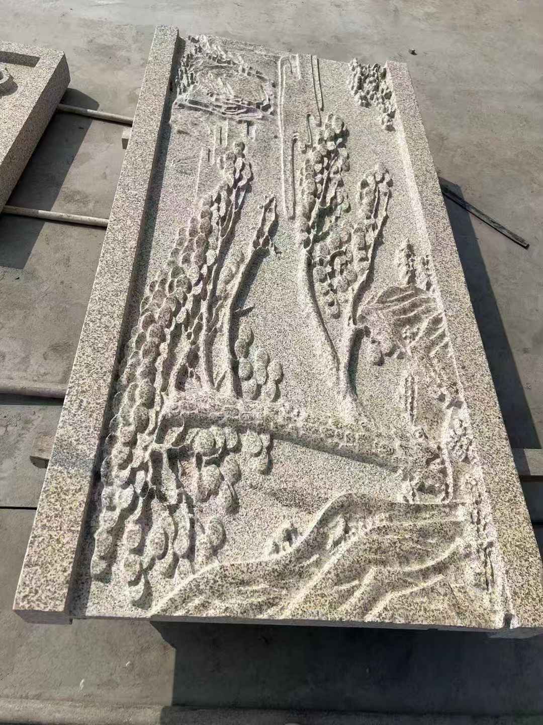 梅州 黄金麻雕刻板浮雕迎客松