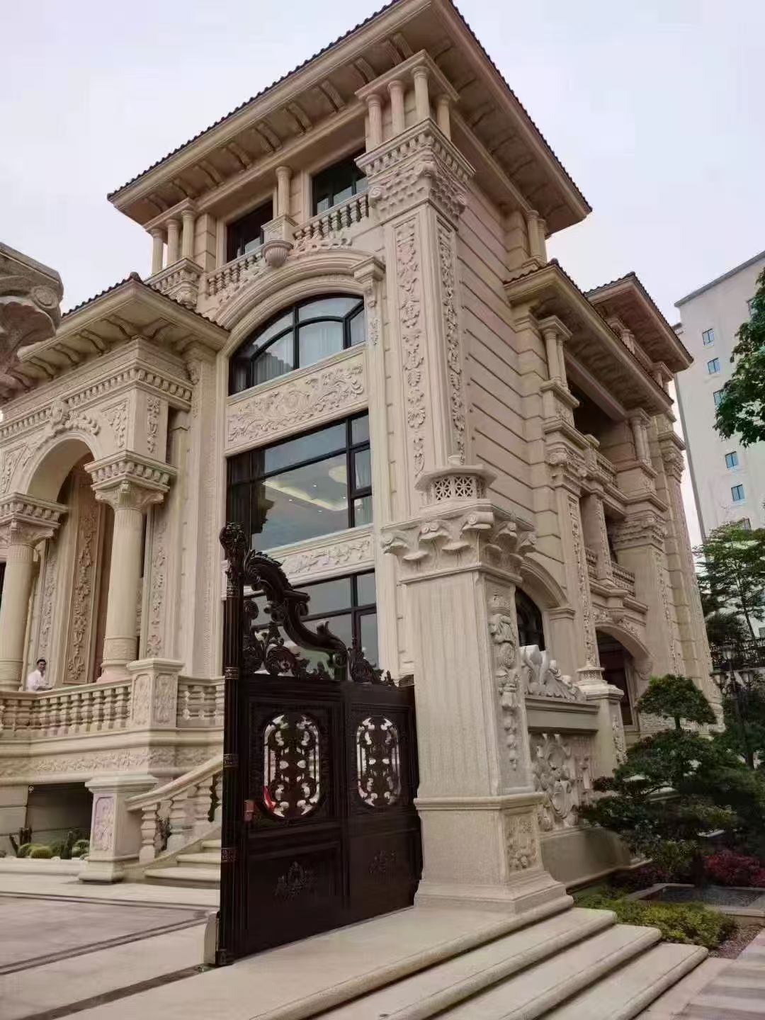 梅州 黄金麻花岗岩别墅外墙干挂效果展示