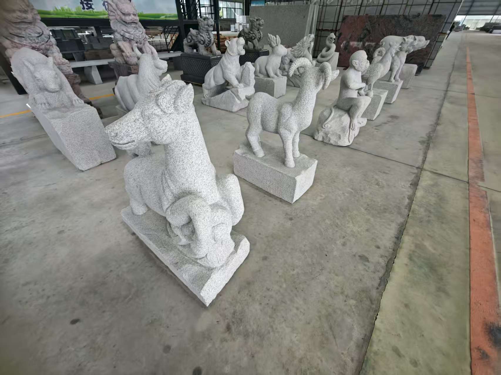 梅州 芝麻白花岗岩造型立体雕刻——十二生肖